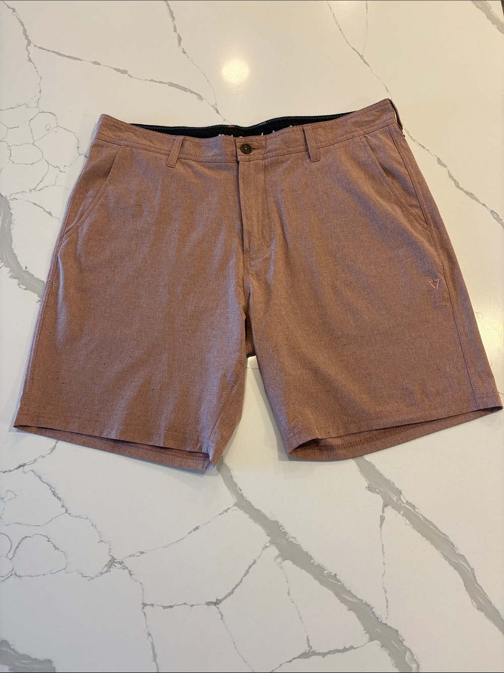 Vissla Canyons Hybrid 19” Walk Shorts ~ 36 ~ Rusty Red